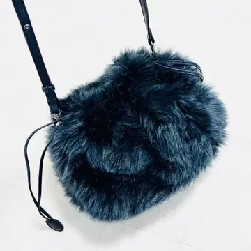 [ 새상품급 ] LEQUIPE 레킵 퍼 숄더백 블랙 네이비 가죽