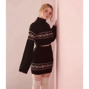 ANDMARY 노르딕 하트 셋업 블랙 컬러 [ 미사용 새상품 ]