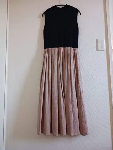 Mila Owen 슬리브리스 롱 원피스