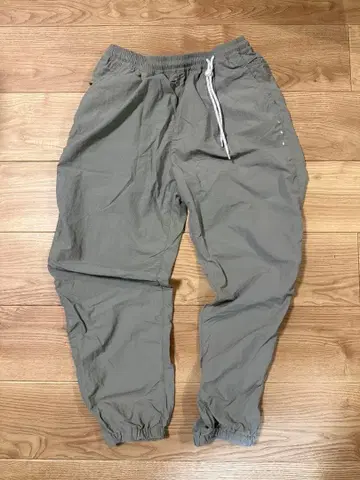 로즈마리 NYRON HARVEST TRAINER GRAY 4(XL)