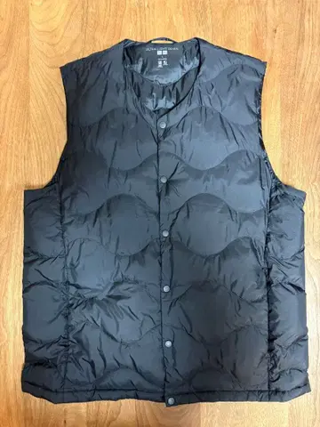 유니클로 울트라 라이트 다운 다운 베스트 L 블랙