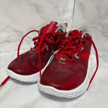 y112802 UNDER ARMOUR 스니커즈 레드 로고 25.5cm