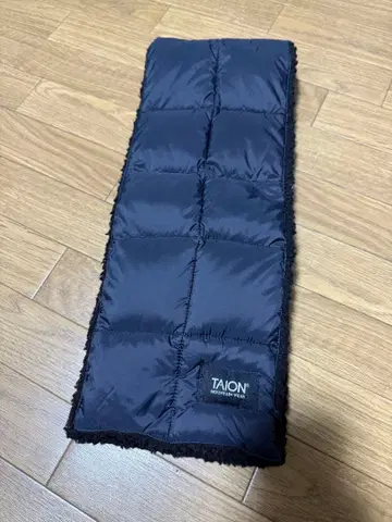 그린 레이블 릴랙싱 x 타이온 다운 머플러