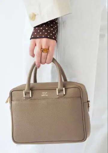 IENA 마뉴엘 밀라노 별주 레더 백 MIDI