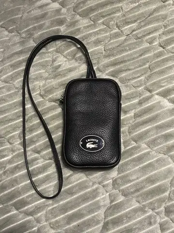 LACOSTE 오리진 락 메탈 플레이트 스마트폰 홀더 (블랙)