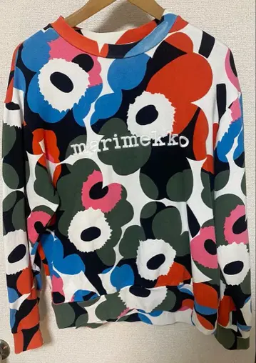marimekko 플라워 패턴 맨투맨