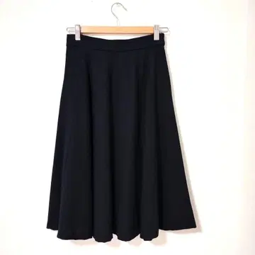 crespi(크레스피) 네이비 플레어 스커트 무릎 아래 기장