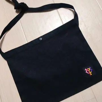 모모이로 클로버Z 자이언츠 10주년 숄더백