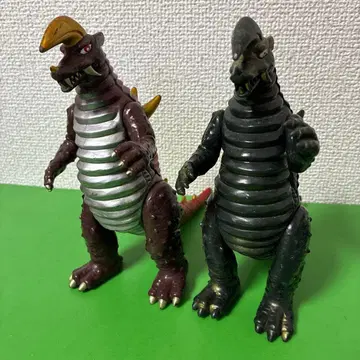 1983 17cm 일 울트라 괴수 시리즈 블랙킹 2체 세트