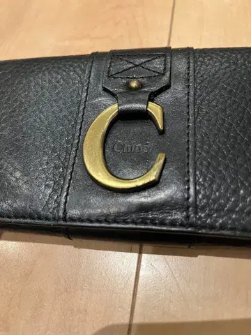 끌로에 블랙 가죽 장지갑