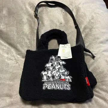 PEANUTS 75주년 플리스 숄더백