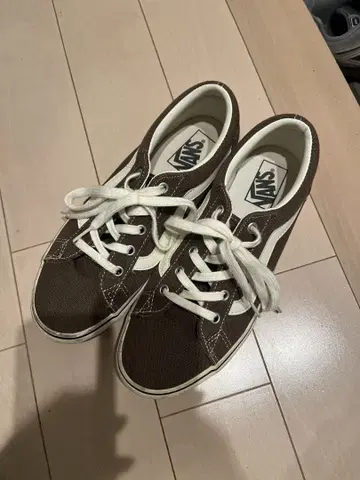 Vans 브라운 스니커즈