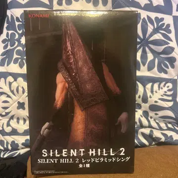SILENT HILL 2 레드 피라미드 싱 피규어