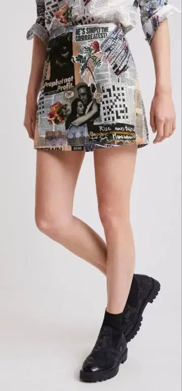 Desigual 데시그알 뉴스 페이퍼 콜라주 미니 스커트 미사용 M