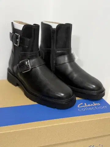 새상품 미사용 Clarks 블랙 가죽 사이드 고어 부츠 24.5cm