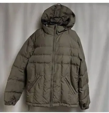 유니클로 올리브 그린 다운 자켓 후드 부착