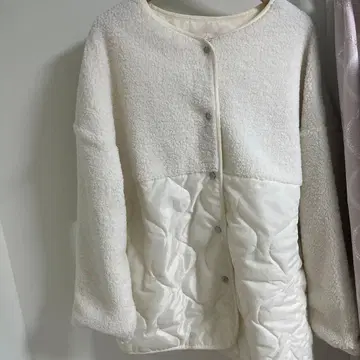 화이트 보아 퀼팅 자켓