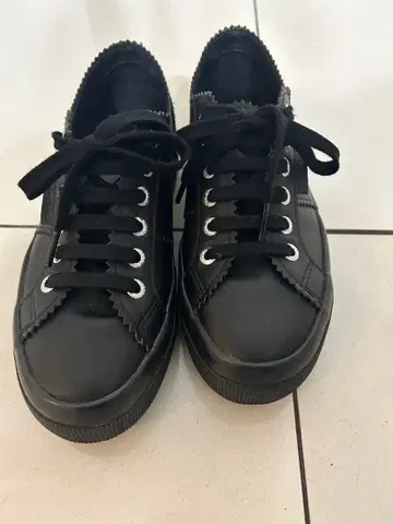 펠리코 x 스페루가 블랙 레이스업 스니커즈