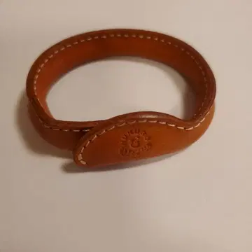 HUKURO 가죽 팔찌 백 행거