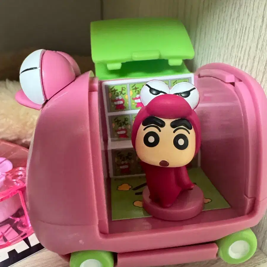 Crayon Shin-chan Role-playing Car Gacha