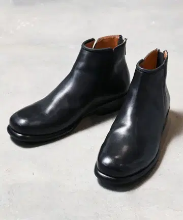 EARLE Back zip short boots