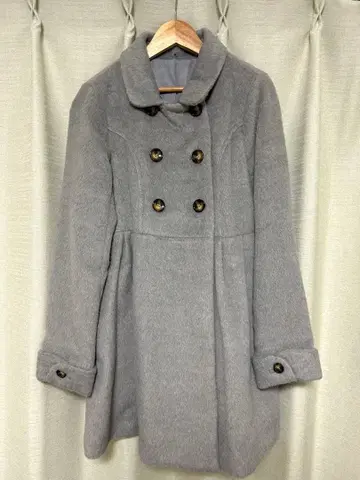 퍼 달린 그레이 코트 더블 브레스트