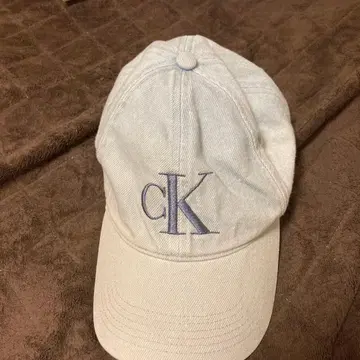 Calvin Klein 라이트 블루 캡