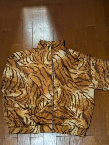 호랑이 무늬 풀 집업 나일론 자켓