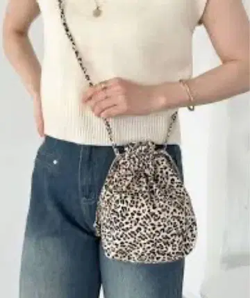 레오파드 복조리형 숄더백