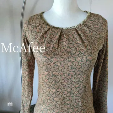 [ 일본제 ] 맥피 벨로아 긴팔 티셔츠 플라워 프린트 파이핑 있음