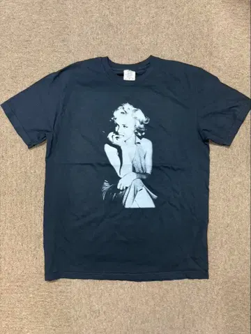 마릴린 먼로 T셔츠 L사이즈 전시품 특별 가격