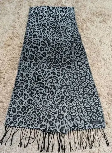 레오파드 무늬 아크릴 머플러