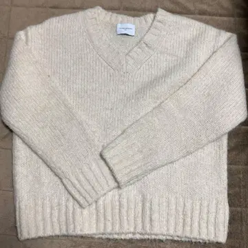 유나이티드 애로우즈 화이트 V넥 스웨터