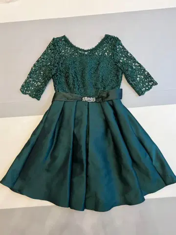 다크 그린 레이스 드레스 비쥬 포함