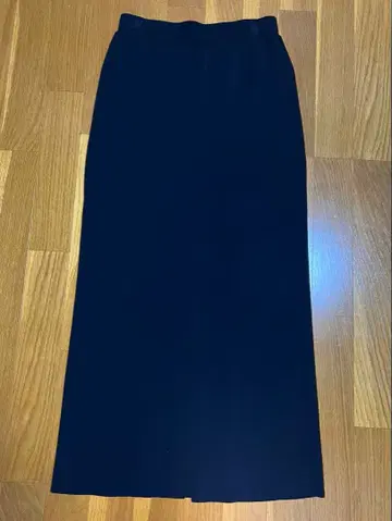 [ 미사용 새상품 ] 그레디 브릴리언트 블랙 슬릿 타이트 스커트