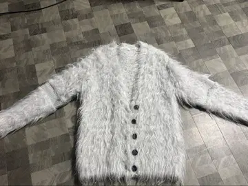 퍼 소재 가디건