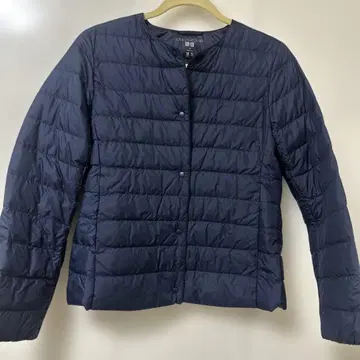 UNIQLO 울트라 라이트 다운 M 네이비 주머니 포함