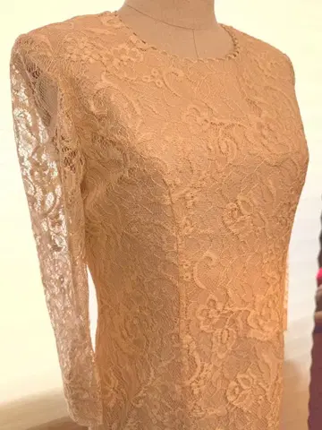 유키 토리이 베이지 레이스 드레스 긴팔