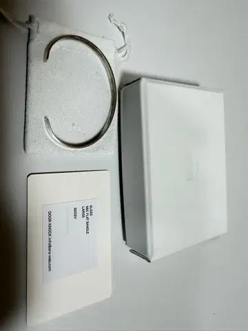 ERA. S&C FLAT BANGLE (SL035)