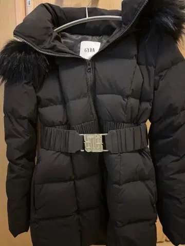 GYDA 블랙 다운 자켓 퍼 포함