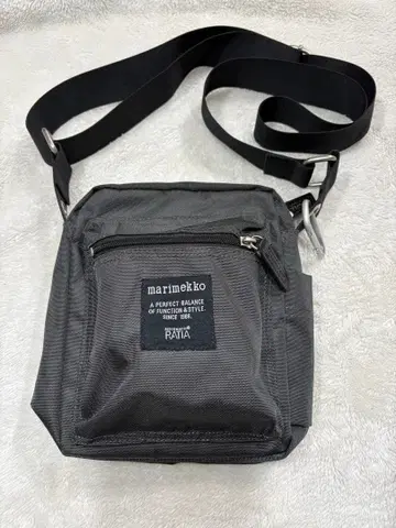 marimekko 마리메꼬 CASH & CARRY 숄더백 그레이