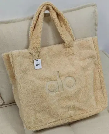 alo 플리스 토트백 베이지