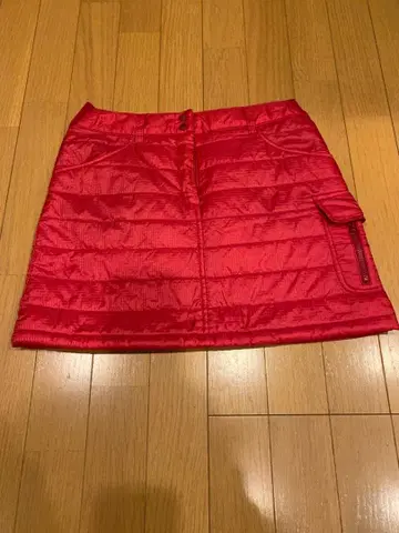 23구 골프 충전솜 퀼팅 스커트 빨간색