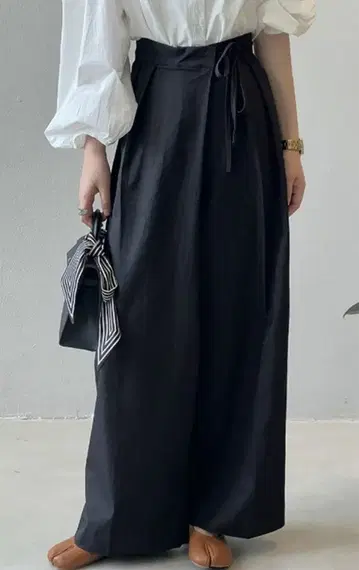 COCOMOMO 와이드 팬츠 턱 와이드 사이드 리본 하이웨스트