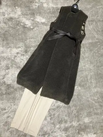 다크 카키 슬리브리스 베스트