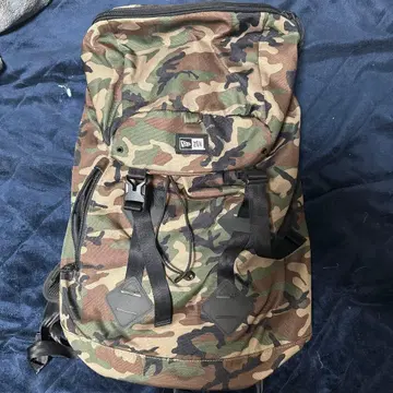 NEW ERA 카모플라쥬 백팩