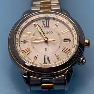 세이코 루키아 1B25-0AP0 럭키 패스포트 티타늄 케이스 손목시계