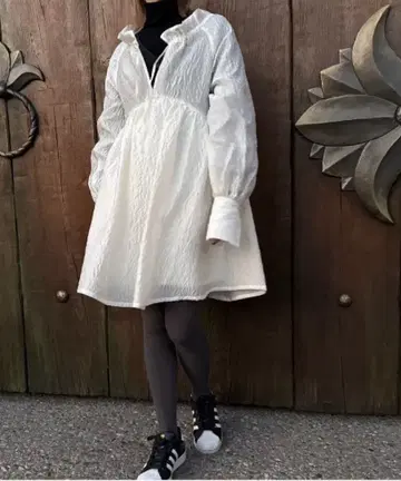 Ameri BUMPY VOLUME MINI DRESS 화이트 S 사이즈