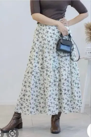 꽃무늬 쉬폰 A라인 스커트