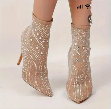 비쥬 장식 베이지 앵클부츠